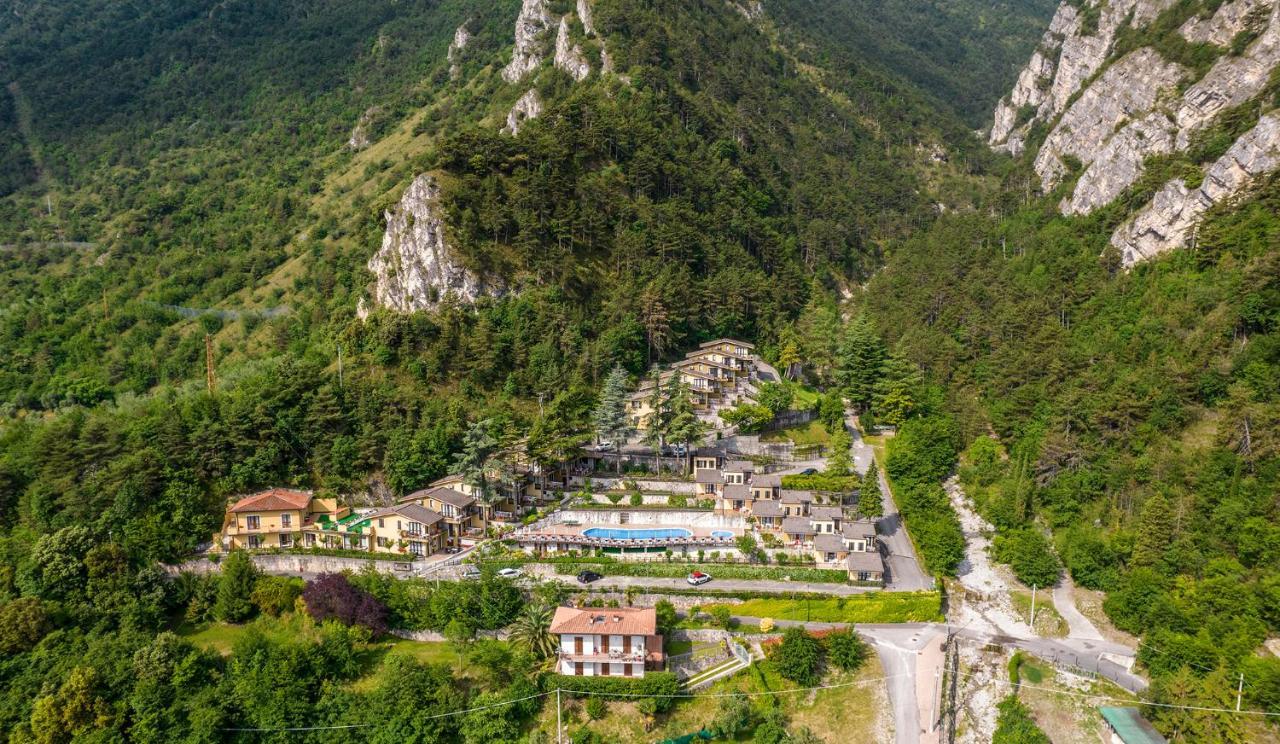 Residence Oasi Лимоне-суль-Гарда Экстерьер фото