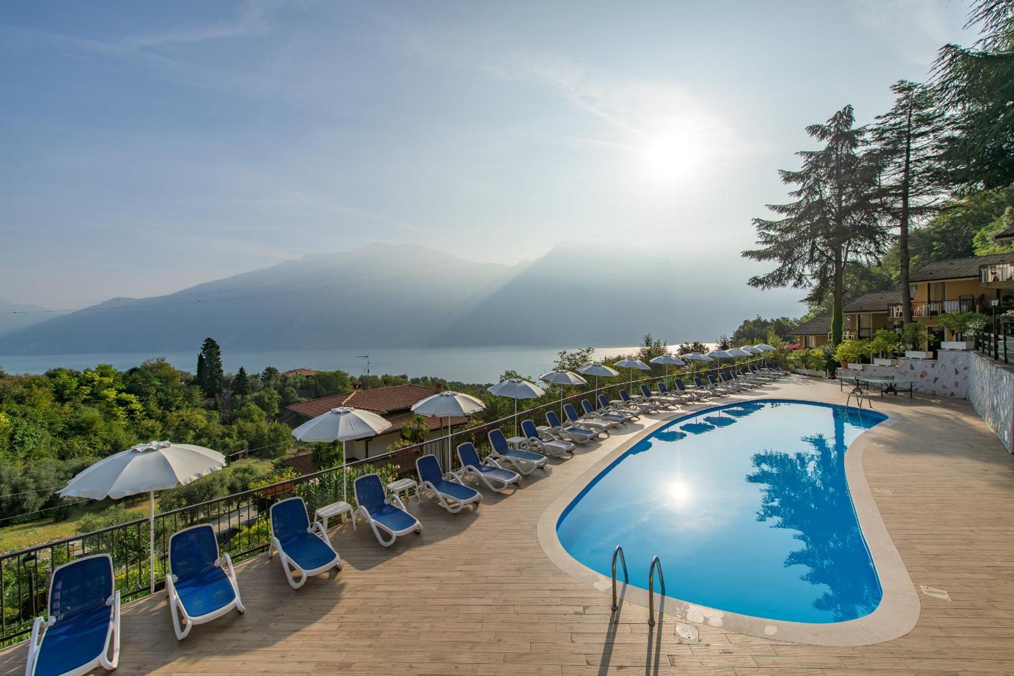 Residence Oasi Лимоне-суль-Гарда Экстерьер фото
