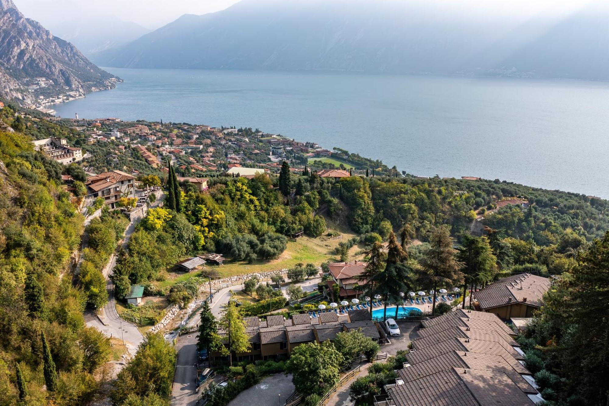Residence Oasi Лимоне-суль-Гарда Экстерьер фото